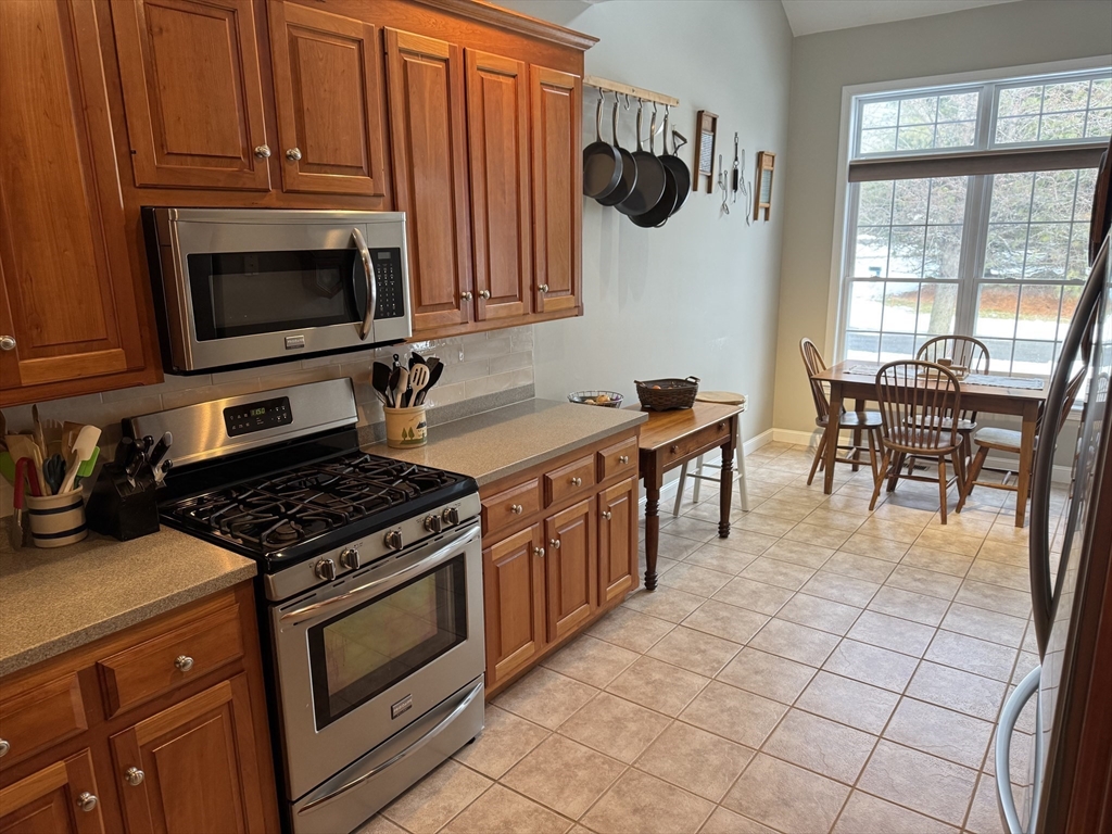 6 Kingson Lane, Unit 2 Medway, MA 02053 - Photo 5 of 42