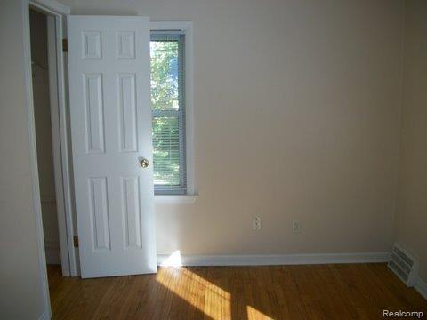 1350 Dorothea Road Berkley, MI 48072 - Photo 10 of 13 123_5234