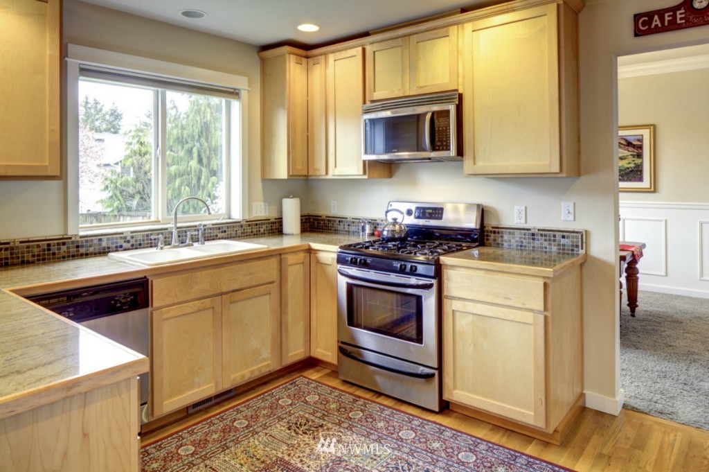 3756 Southwest 97th Street Seattle, WA 98126 - Photo 8 of 21 Gallery Image 8