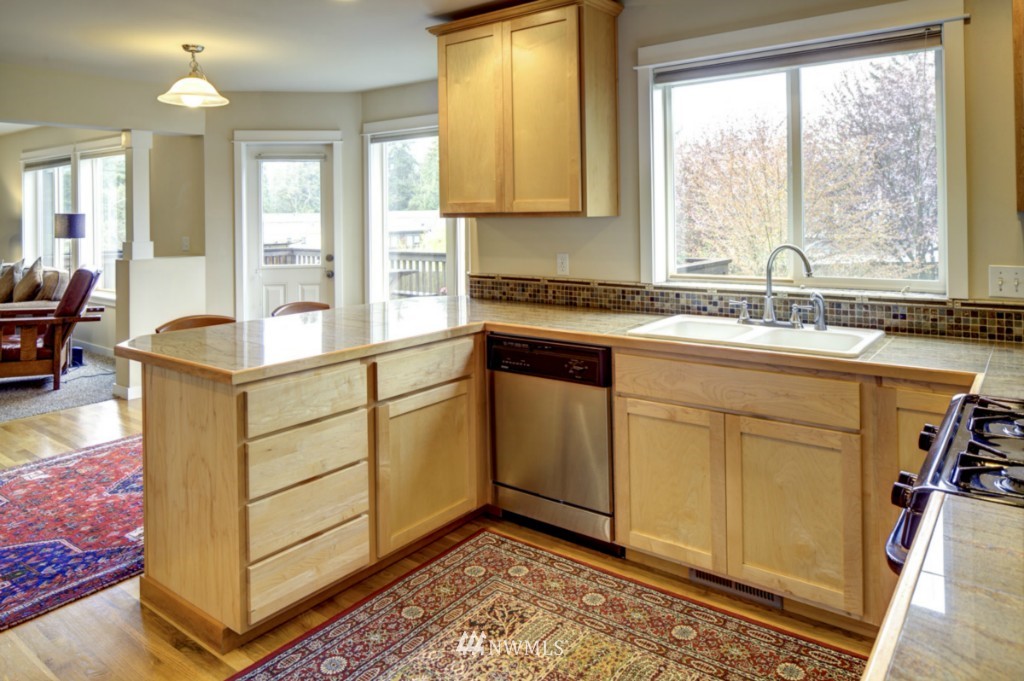 3756 Southwest 97th Street Seattle, WA 98126 - Photo 9 of 21 Gallery Image 9