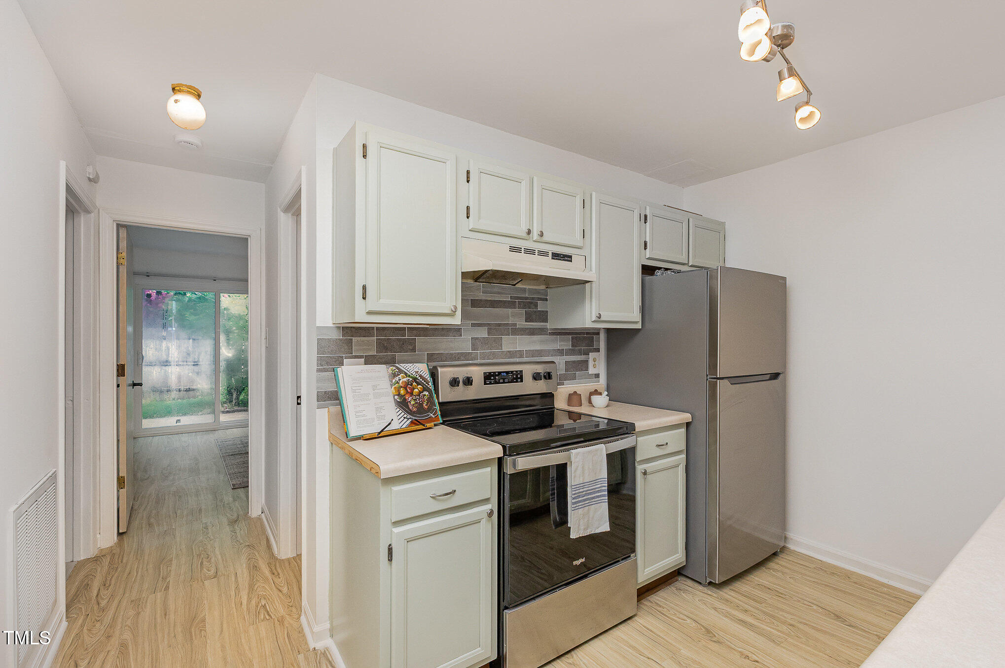 2109 Alpine Road Durham, NC 27707 - Photo 4 of 17 006_cj4a5598-edit_234