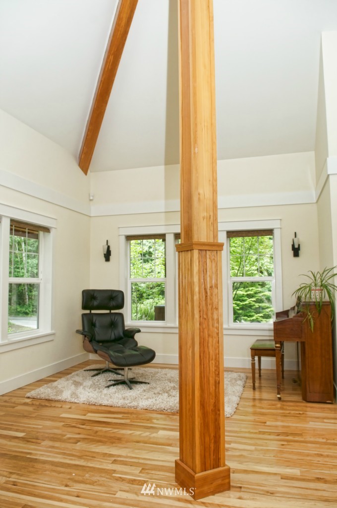 5537 Cooper Point Road Northwest Olympia, WA 98502 - Photo 11 of 25 Gallery Image 11