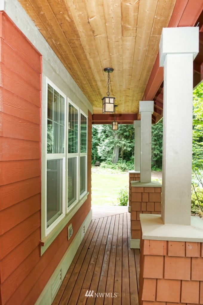 5537 Cooper Point Road Northwest Olympia, WA 98502 - Photo 23 of 25 Gallery Image 23