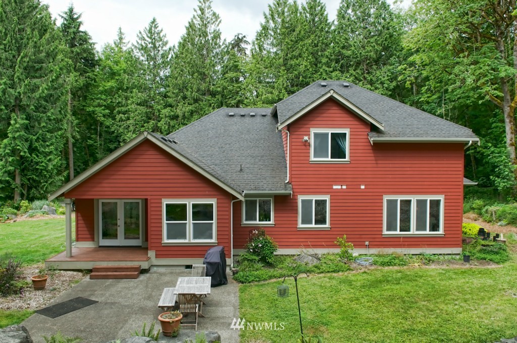 5537 Cooper Point Road Northwest Olympia, WA 98502 - Photo 24 of 25 Gallery Image 24