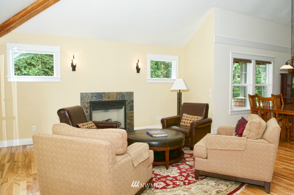 5537 Cooper Point Road Northwest Olympia, WA 98502 - Photo 7 of 25 Gallery Image 7