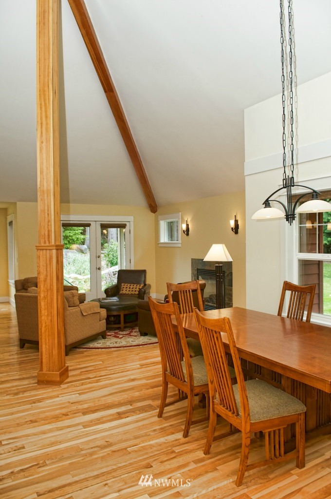5537 Cooper Point Road Northwest Olympia, WA 98502 - Photo 10 of 25 Gallery Image 10