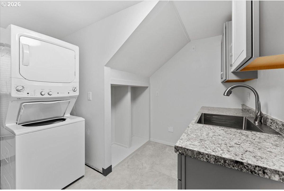 9042 Southwest Monterey Place Portland, OR 97225 - Photo 23 of 38 Gallery Image 23