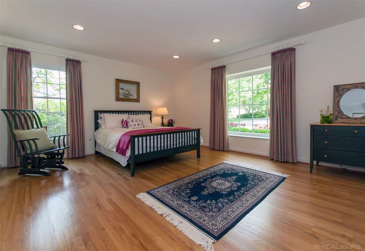 61 North Deeplands Road Grosse Pointe, MI 48236 - Photo 31 of 52 31292901-30.JPG