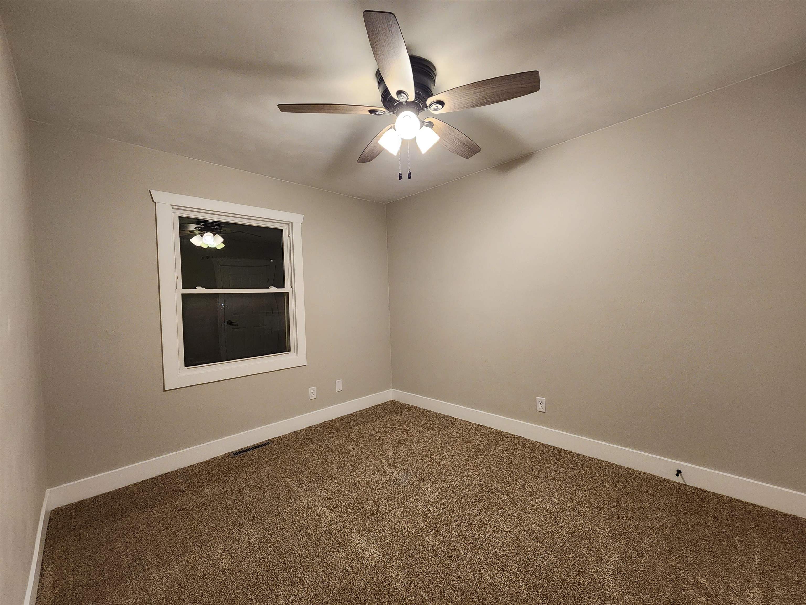 2071 Ellen Street Dubuque, IA 52002 - Photo 14 of 30 Gallery Image 14