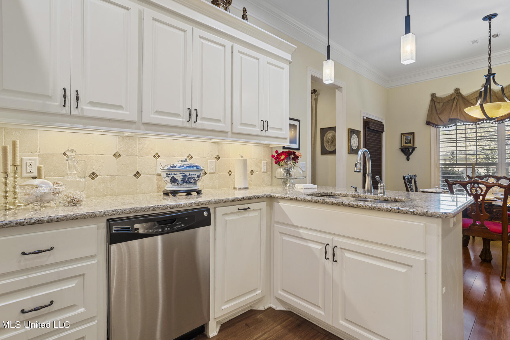 117 Busick Well Road Brandon, MS 39042 - Photo 8 of 37 117 Busick Well Rd-11