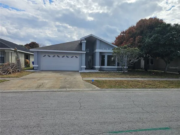 $2,300 | 826 North Horseshoe Bay Drive, Kissimmee, FL 34741