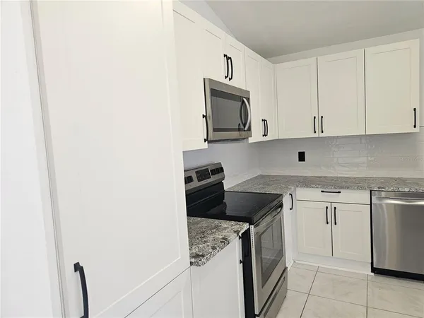 $2,300 | 826 North Horseshoe Bay Drive, Kissimmee, FL 34741