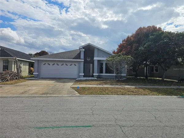 $2,300 | 826 North Horseshoe Bay Drive, Kissimmee, FL 34741