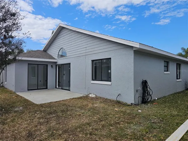 $2,300 | 826 North Horseshoe Bay Drive, Kissimmee, FL 34741