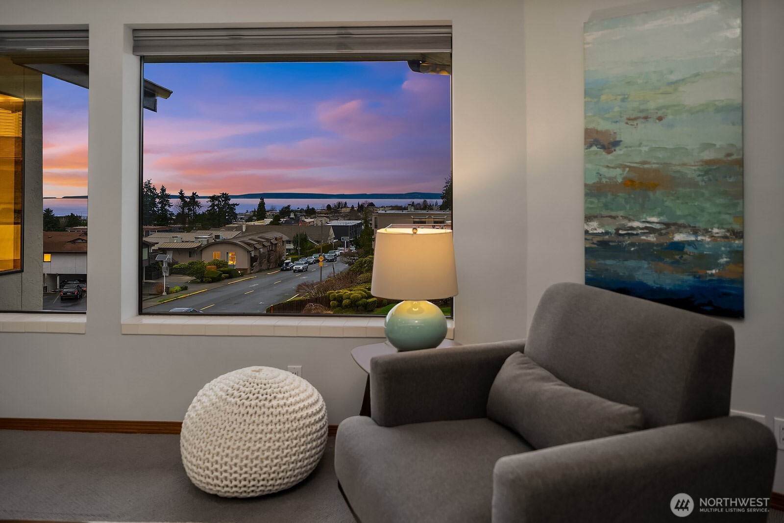 505 Pine Street, Unit 301 Edmonds, WA 98020 - Photo 34 of 40 a living room with furniture