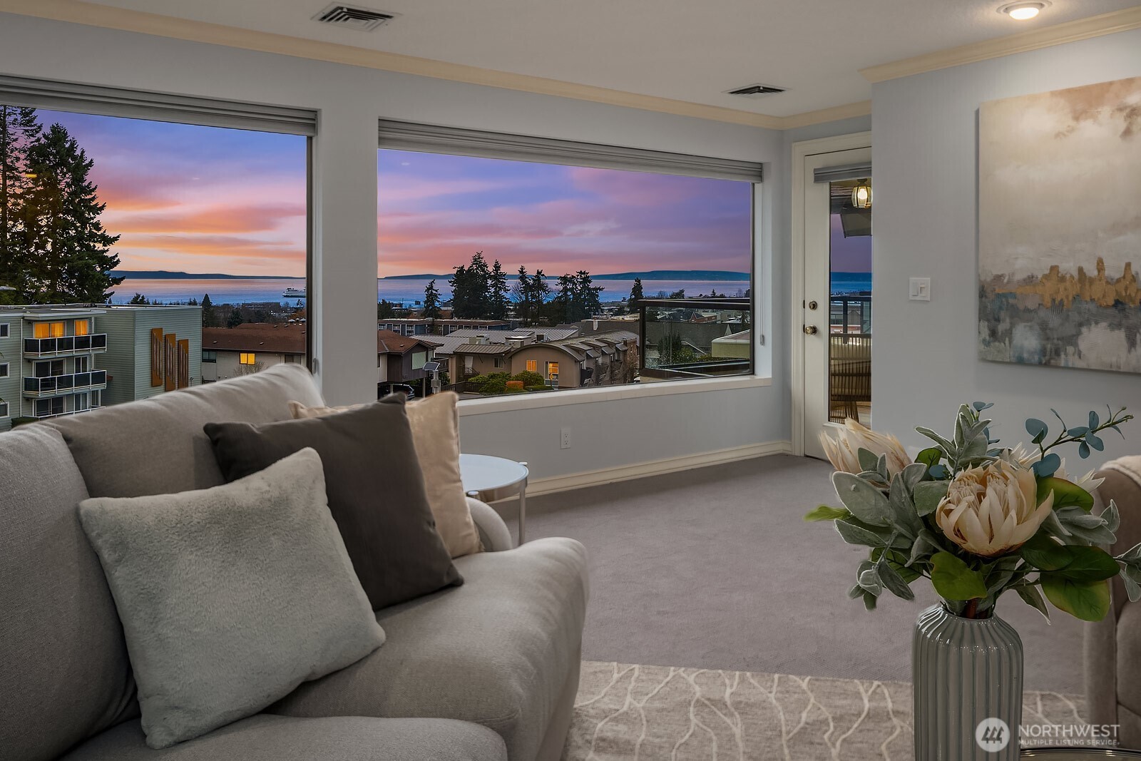 505 Pine Street, Unit 301 Edmonds, WA 98020 - Photo 35 of 40 a living room with furniture plant and a large window