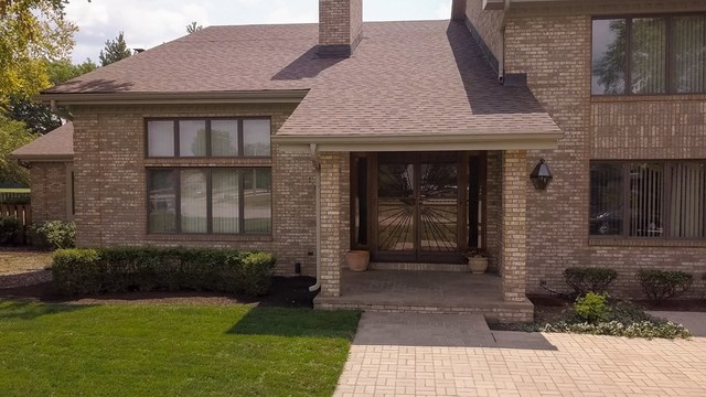1810 Cardinal Court Pontiac, IL 61764 - Photo 2 of 36