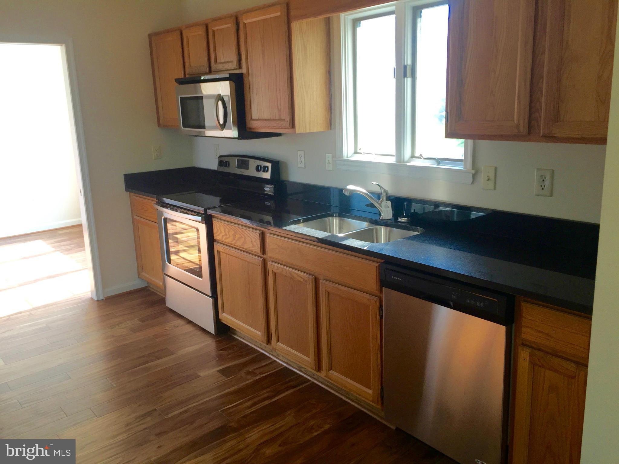15 Swallow Court Falling Waters, WV 25419 - Photo 11 of 28 Kitchen