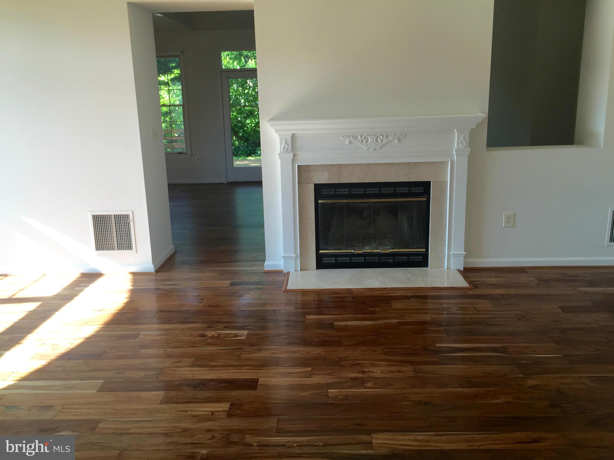 15 Swallow Court Falling Waters, WV 25419 - Photo 7 of 28 Living Room