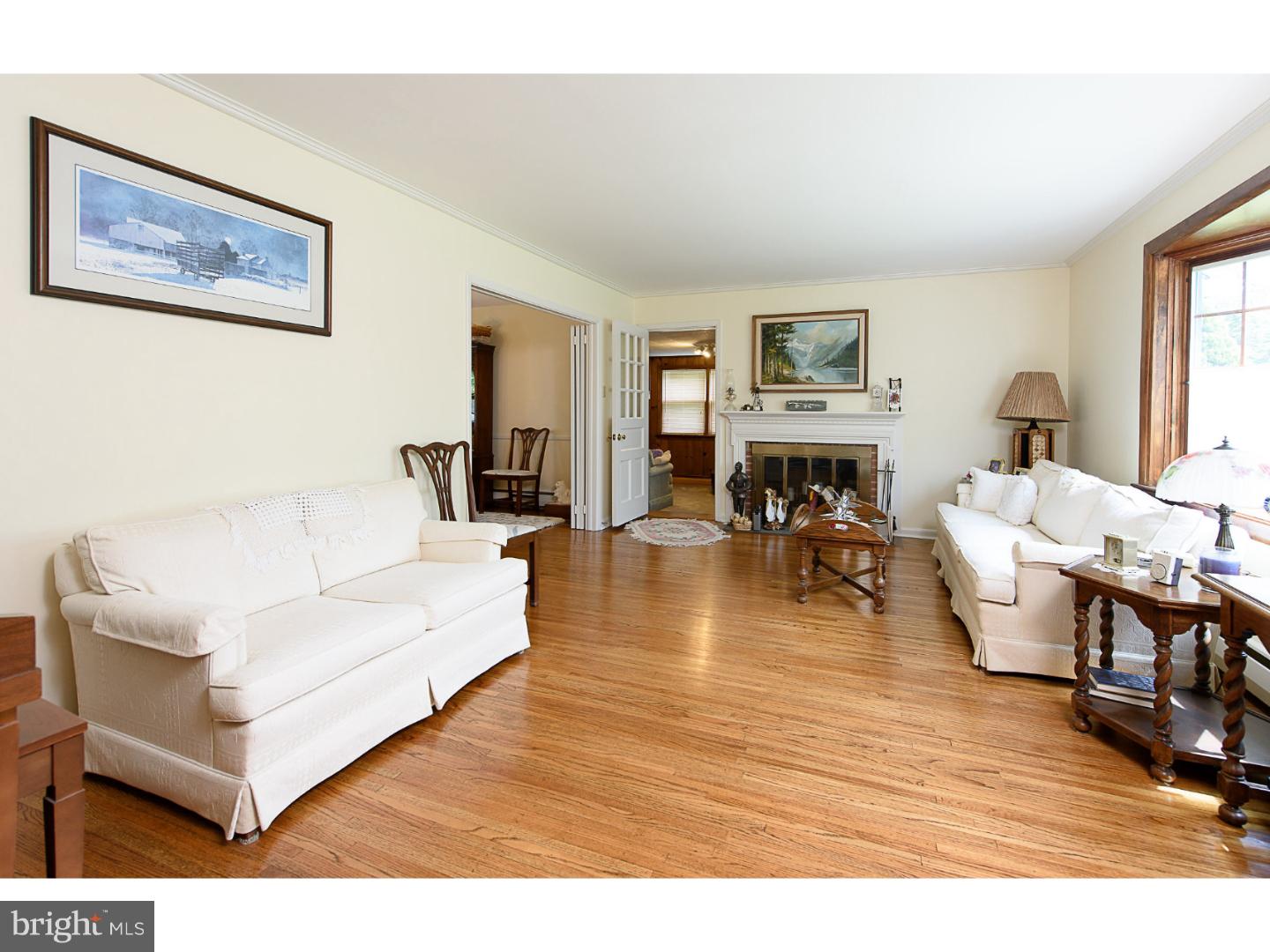 676 General Scott Road Wayne, PA 19087 - Photo 4 of 25 Living Room