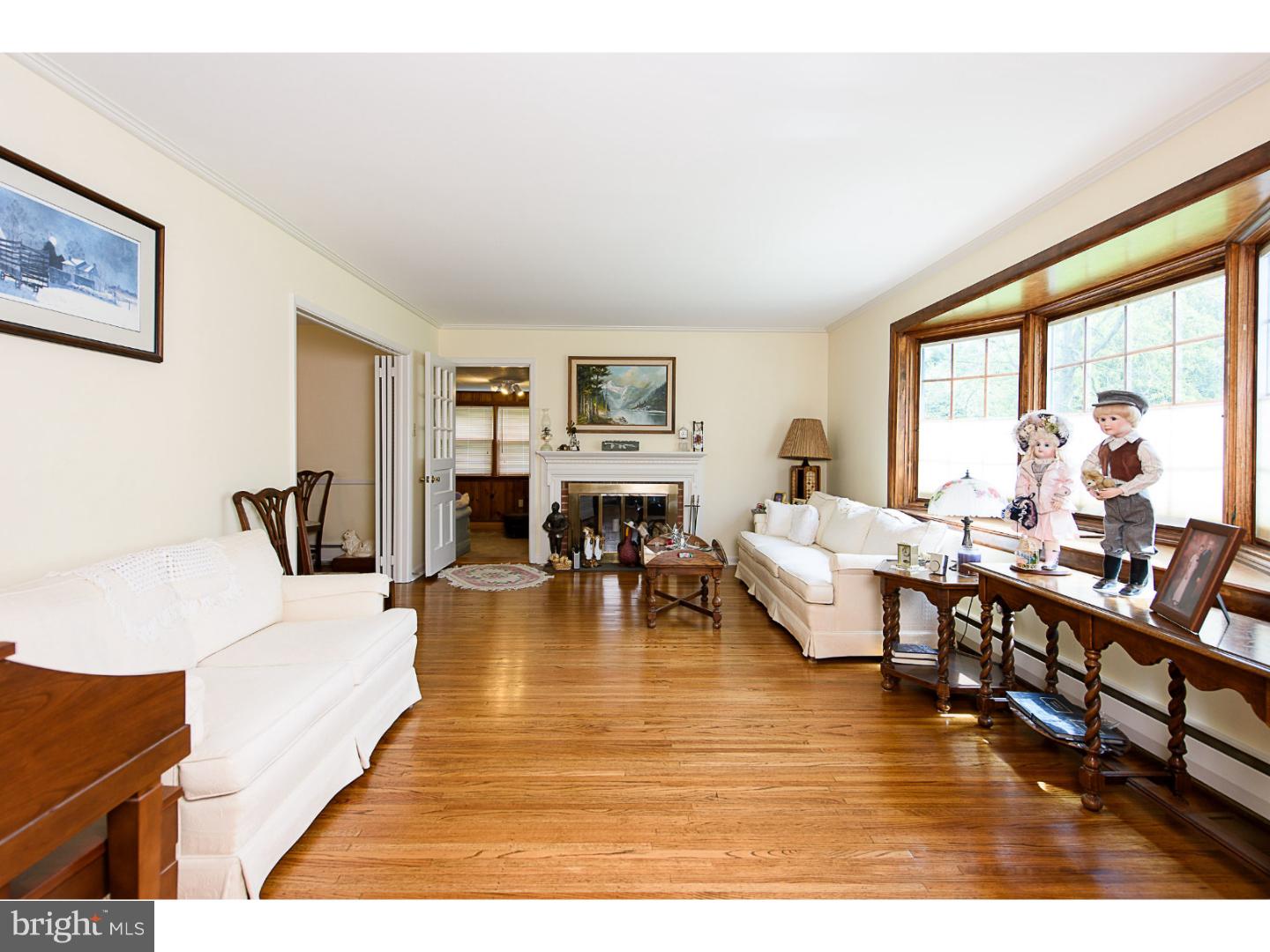 676 General Scott Road Wayne, PA 19087 - Photo 6 of 25 Living Room