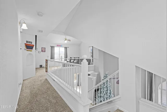 a view of entryway with livingroom