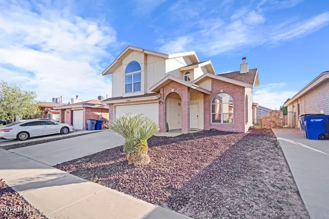 a house view with a outdoor space
