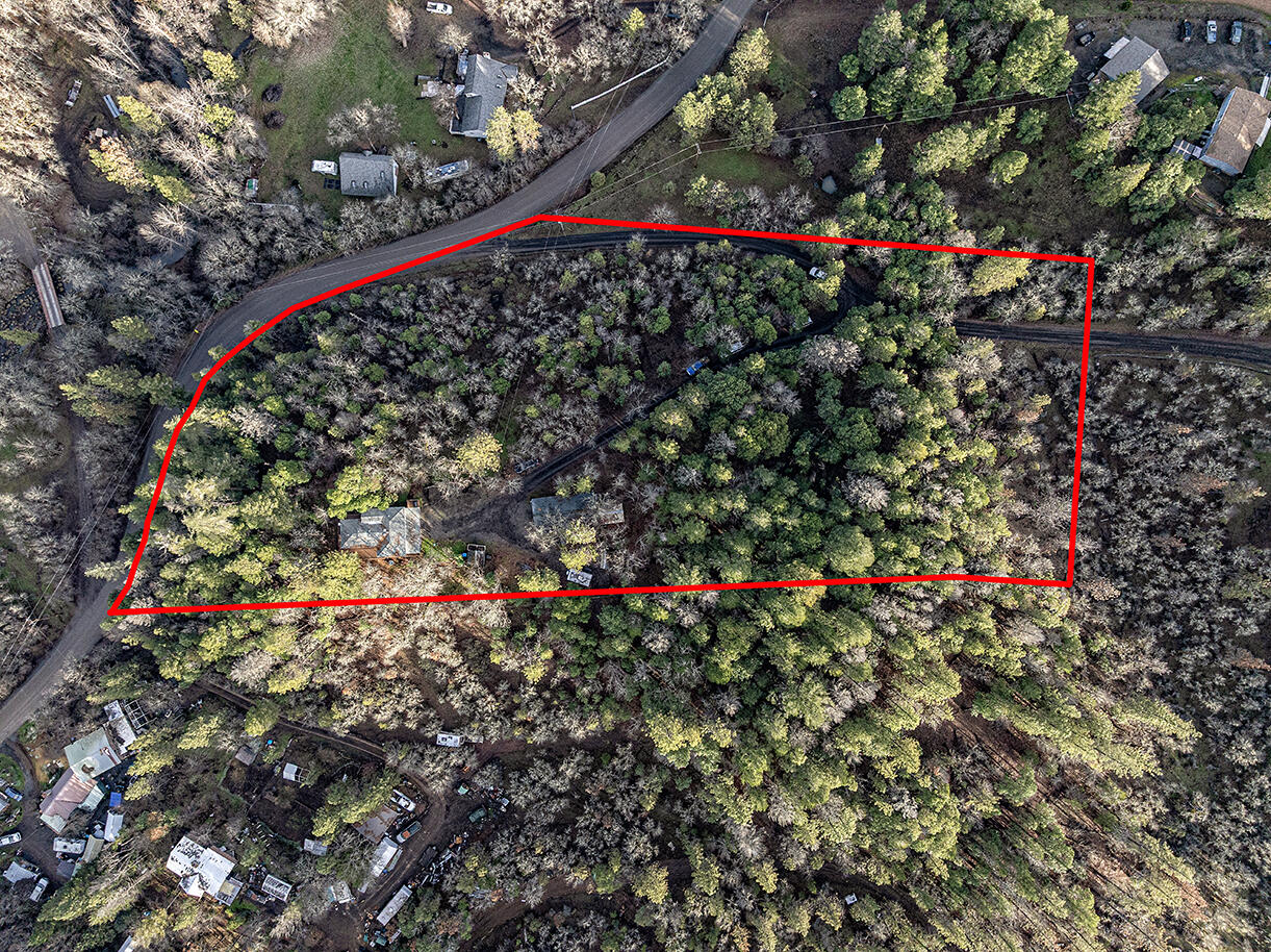 2900 Indian Creek Road Shady Cove, OR 97539 - Photo 3 of 35