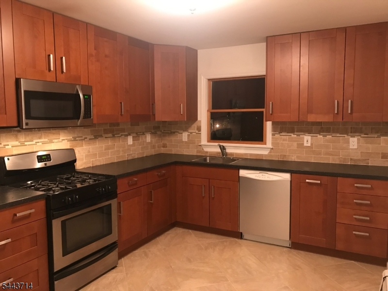 69 Prospect Street Paramus, NJ 07652 - Photo 4 of 15