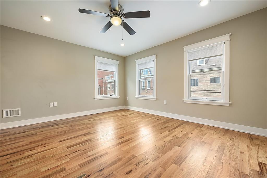 4124 Foster Street Pittsburgh, PA 15201 - Photo 19 of 25 Gallery Image 19