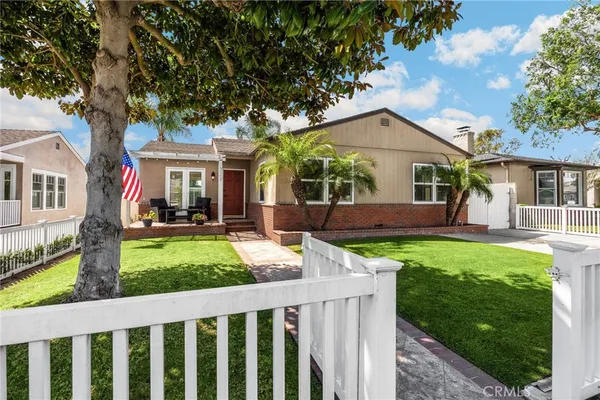 $1,989,000 | 329 East 19th Street, Costa Mesa, CA 92627