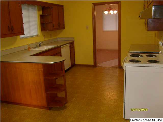 505 Ridgewood Avenue Fairfield, AL 35064 - Photo 4 of 12