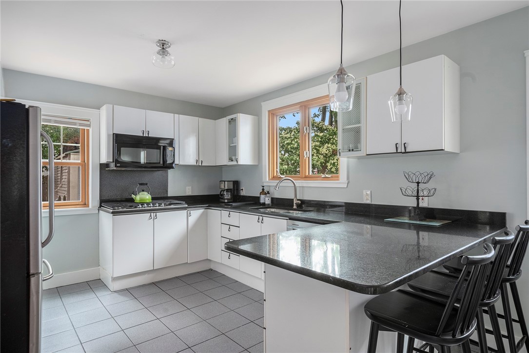 228 Medway Street Providence, RI 02906 - Photo 11 of 47