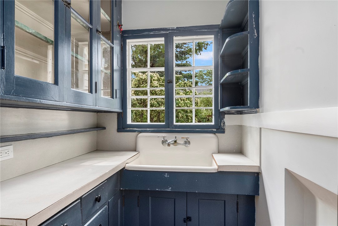 228 Medway Street Providence, RI 02906 - Photo 40 of 47