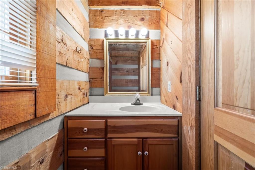 5506 Grove Forrest Drive High Point, NC 27263 - Photo 15 of 42