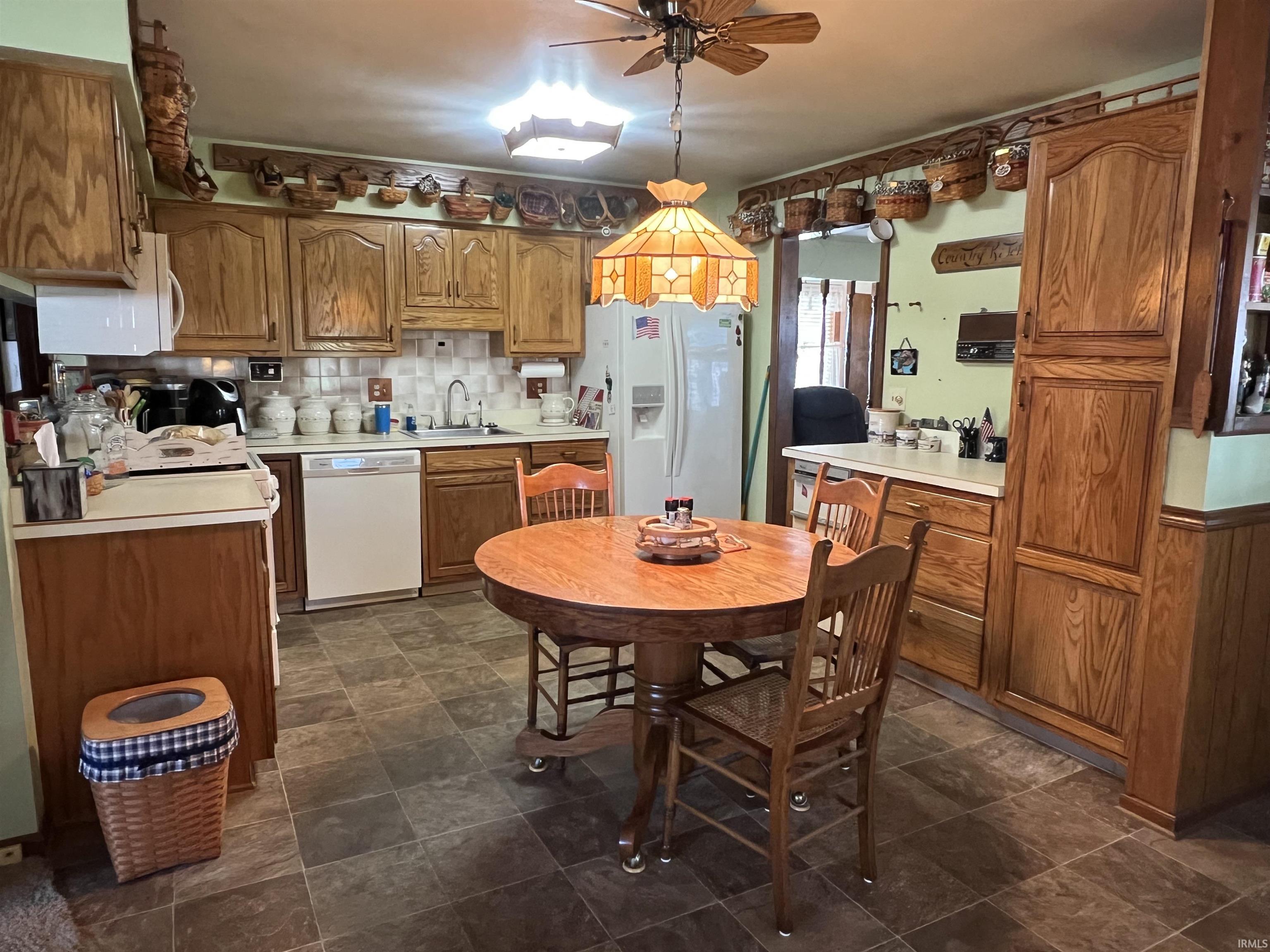 2118 Chevy Court Kokomo, IN 46902 - Photo 5 of 25