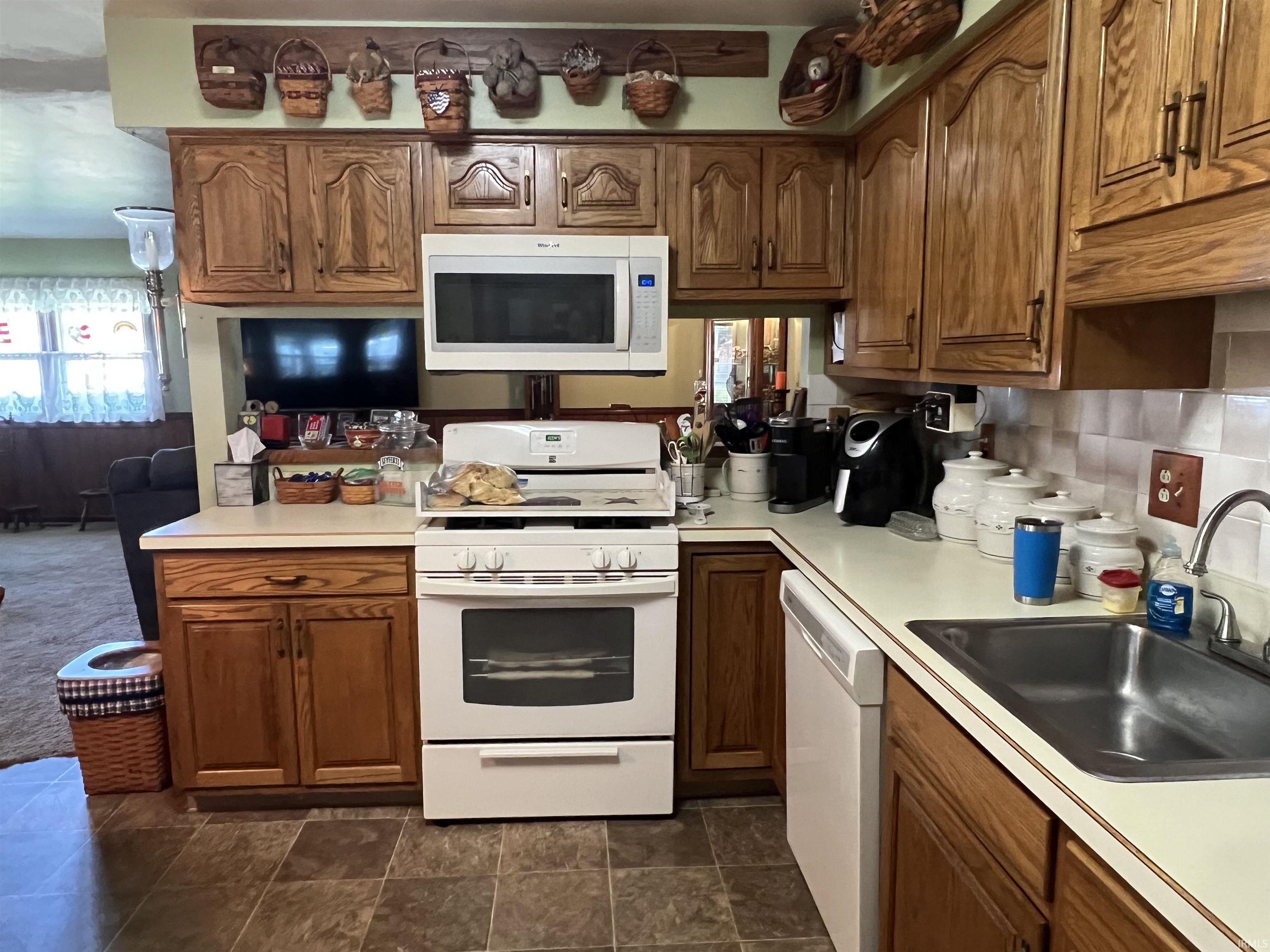 2118 Chevy Court Kokomo, IN 46902 - Photo 7 of 25