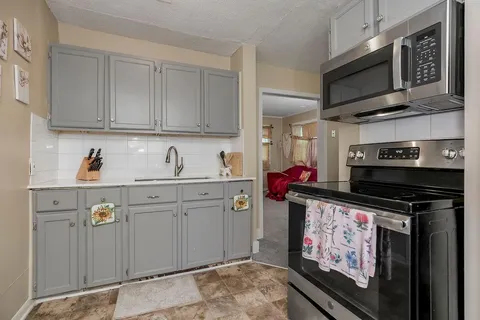 $179,000 | 8106 McGee Street, Kansas City, MO 64114
