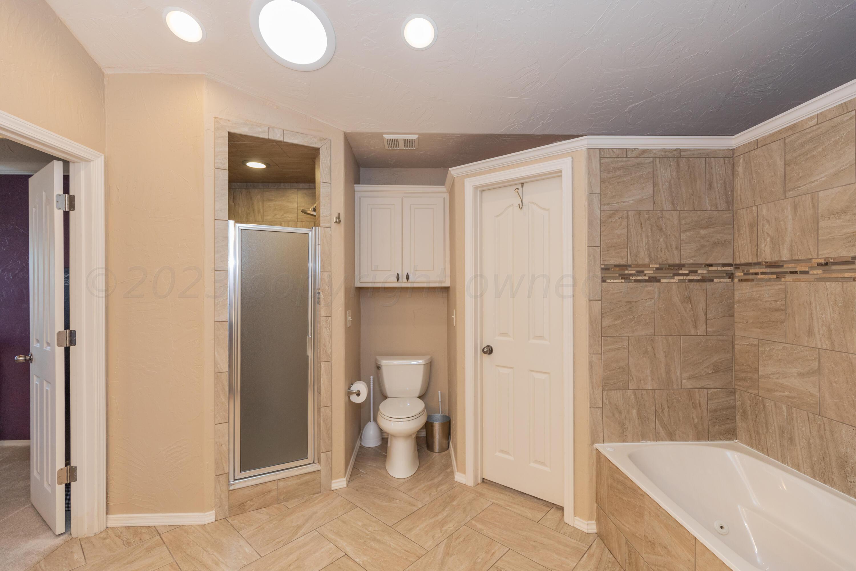 6916 Thunder Road Amarillo, TX 79119 - Photo 28 of 35 MASTER BATH VIEW 4