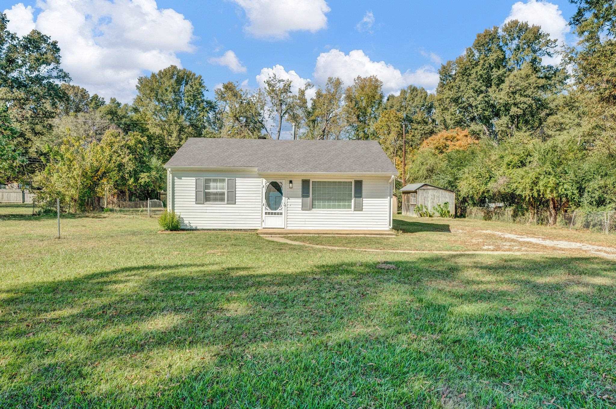 7829 Admiral Road Millington, TN 38053 - Photo 3 of 28 Ranch-style home featuring a front yard