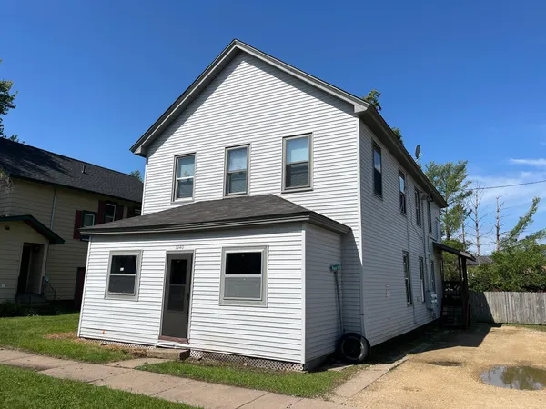 $315,000 | 1040 7th Avenue, Baldwin, WI 54002