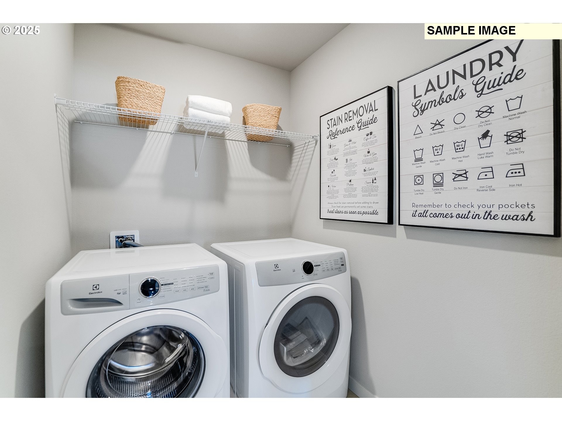 16698 Southwest Rubicon Lane Portland, OR 97224 - Photo 23 of 28 a utility room with dryer and washer