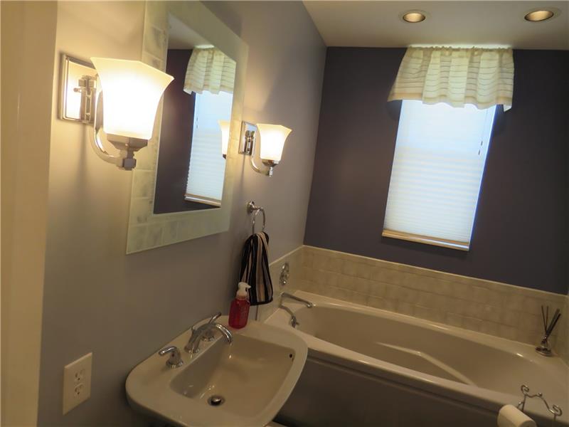 405 Soose Road Pittsburgh, PA 15209 - Photo 13 of 24 Gallery Image 13