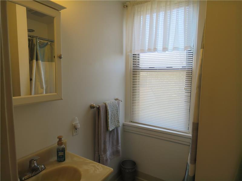 405 Soose Road Pittsburgh, PA 15209 - Photo 17 of 24 Gallery Image 17