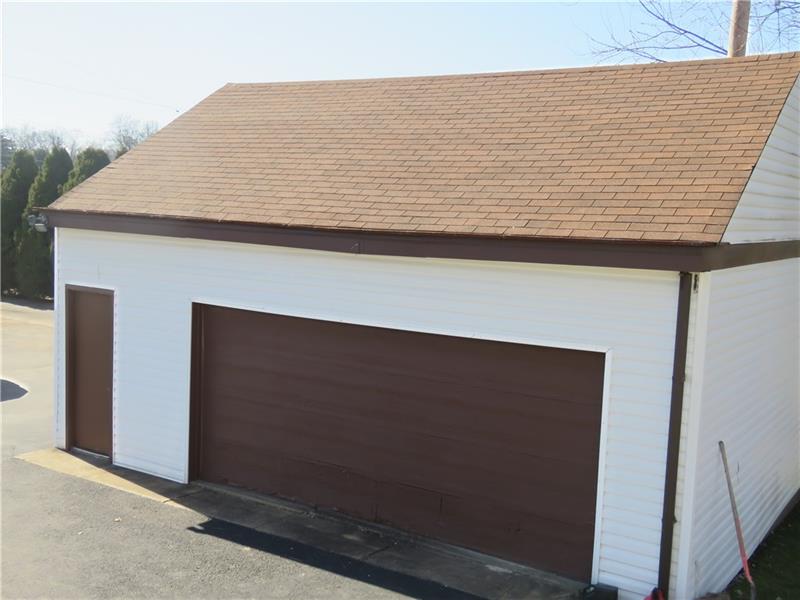 405 Soose Road Pittsburgh, PA 15209 - Photo 21 of 24 Garage with Office or Hobby Room.
