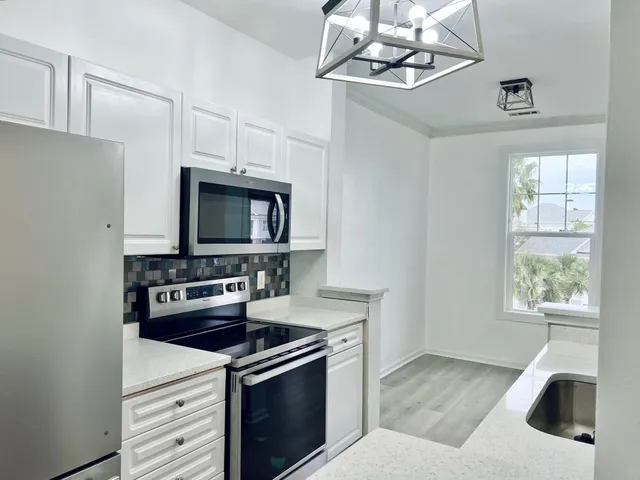 $2,200 | 130 River Landing Drive, Unit 10302, Daniel Island, SC 29492