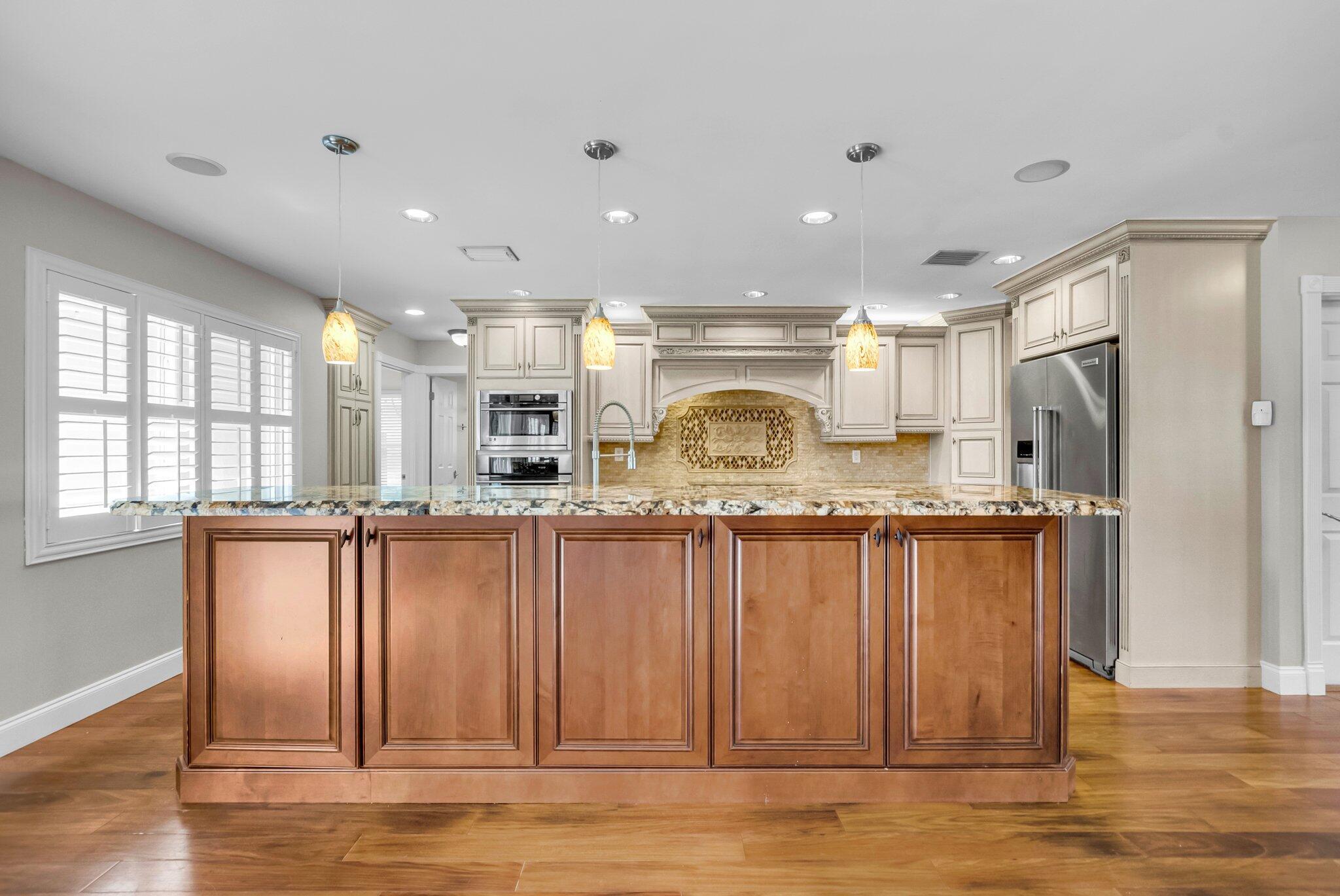 1008 Southwest 12th Avenue Boca Raton, FL 33486 - Photo 11 of 35 13-web-or-mls-DSC_0061
