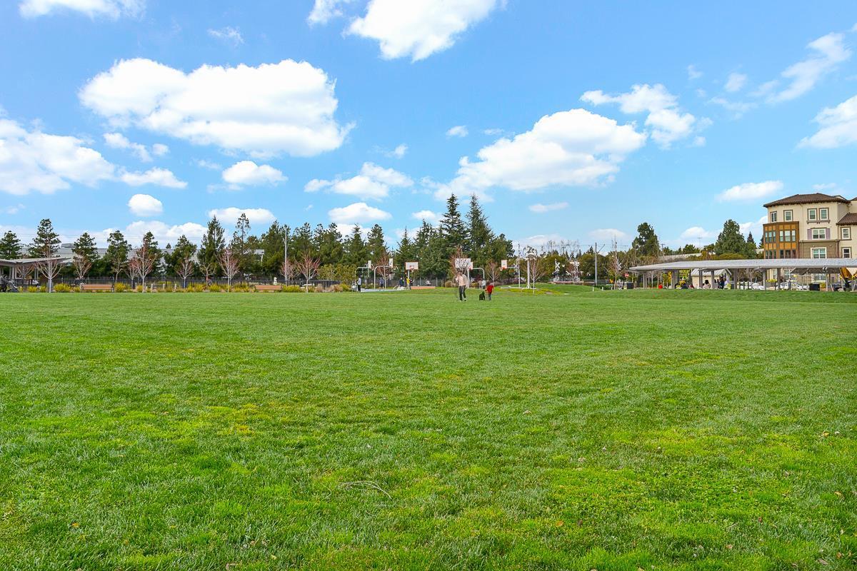 334 Circuit Way Mountain View, CA 94043 - Photo 45 of 48 a view of a volley ball court