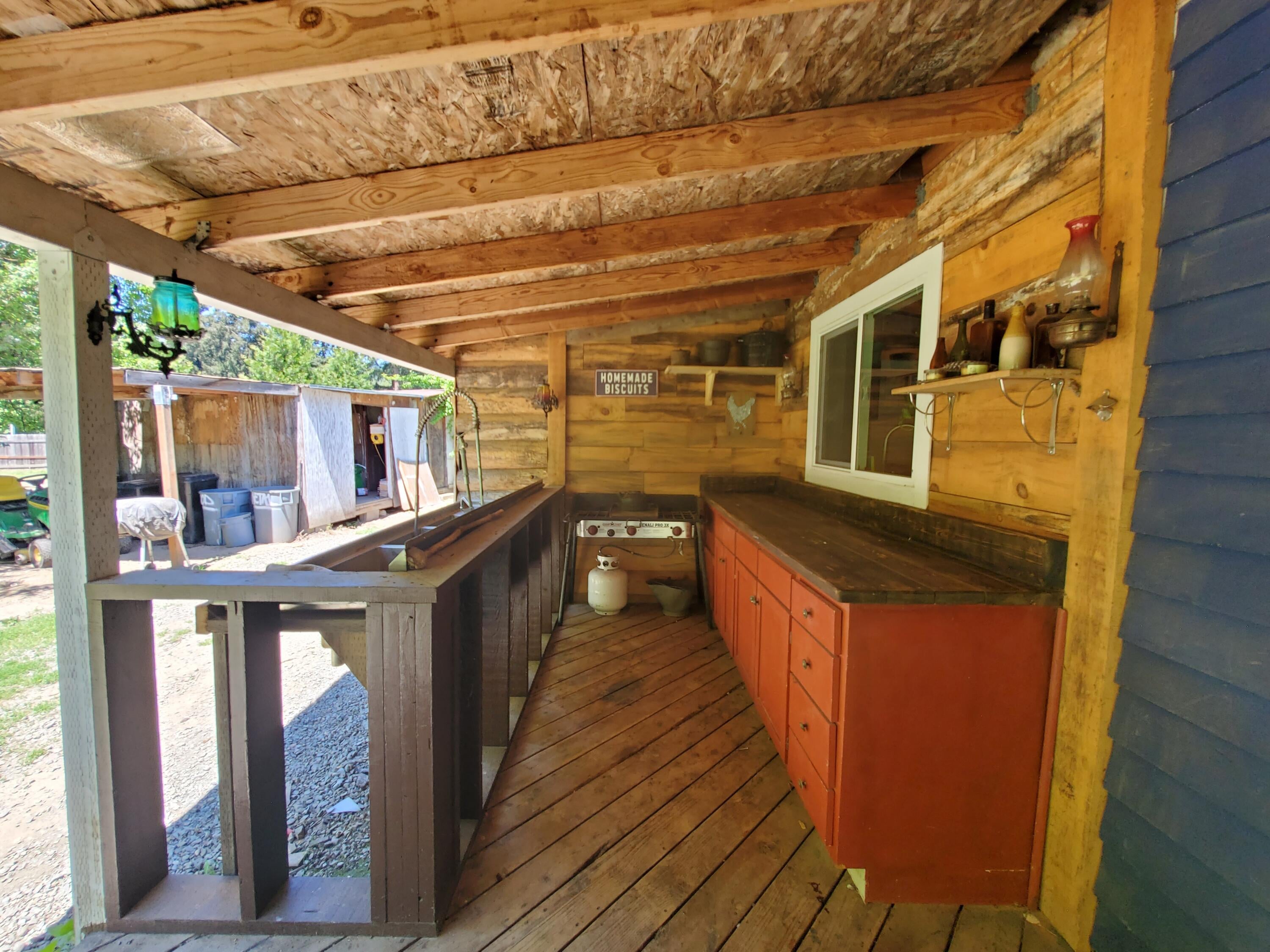547 Barton Road Glendale, OR 97442 - Photo 18 of 35 Outdoor Kitchen in Back yard