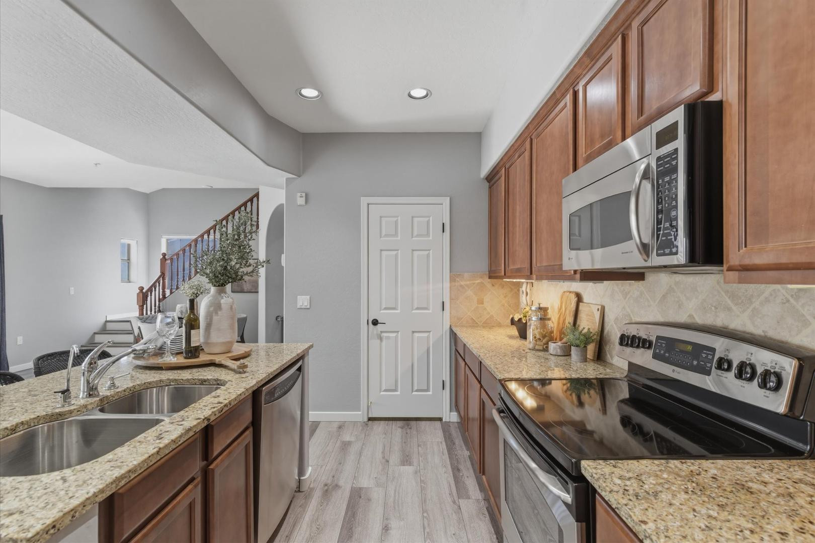 3935 East Rough Rider Road, Unit 1156 Phoenix, AZ 85050 - Photo 6 of 23 Photo #6